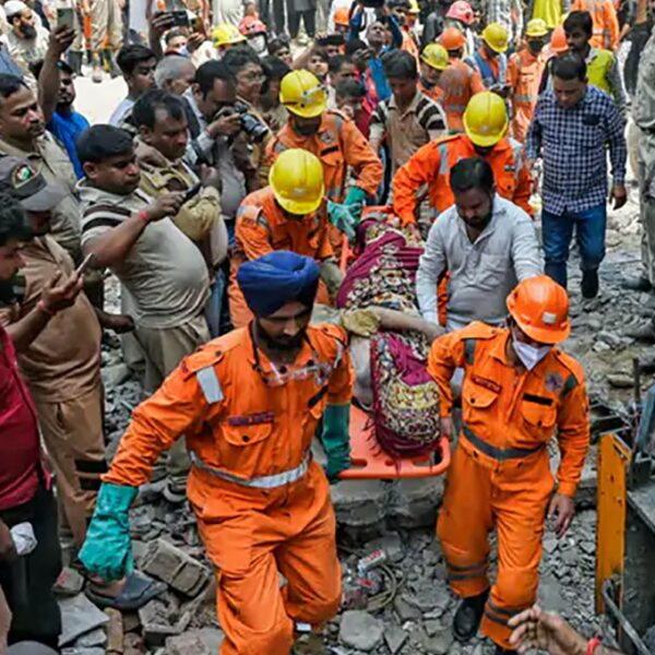 दिल्लीमा चारतले भवन भत्किँदा ज्यान गुमाउनेको संख्या ६ पुग्यो