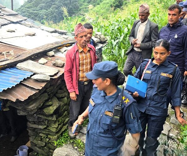बाजुरामा बस्तीमा पस्यो बाढी, १३ परिवारको…
