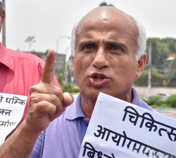 तीनबुँदे माग अघि सार्दै डा. गोविन्द केसीले दिए सत्याग्रहको चेतावनी