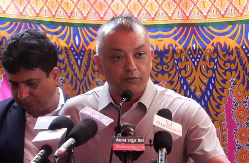 पाका नागरिक वर्गशत्रु चित्रण गर्ने सोच गलत छ : गगन थापा