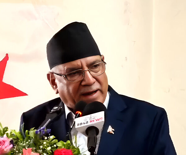 सरकार संविधान मास्नेतिर अघि बढ्दैछ, एकचोटी जुर्मुराउनपर्ने अवस्था छ : प्रचण्ड