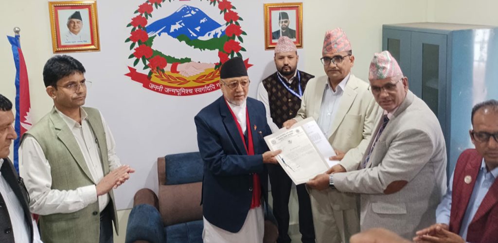 सुदूरपश्चिम मुख्यमन्त्रीमा खगराज भट्टको दाबी पेस