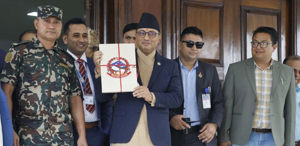 आर्थिक वर्षको पहिलो महिना : समग्र बजेट खर्च घट्यो, पूँजीगत खर्चमा सामान्य सुधार